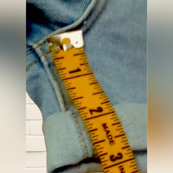 Denim Blvd. By Los Angeles woman’s ripped shorts.  size Small - Picture 9 of 11